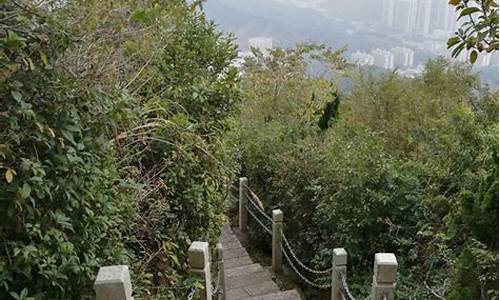 塘朗山郊野公园有停车场吗_塘朗山郊野公园有停车场吗多少钱